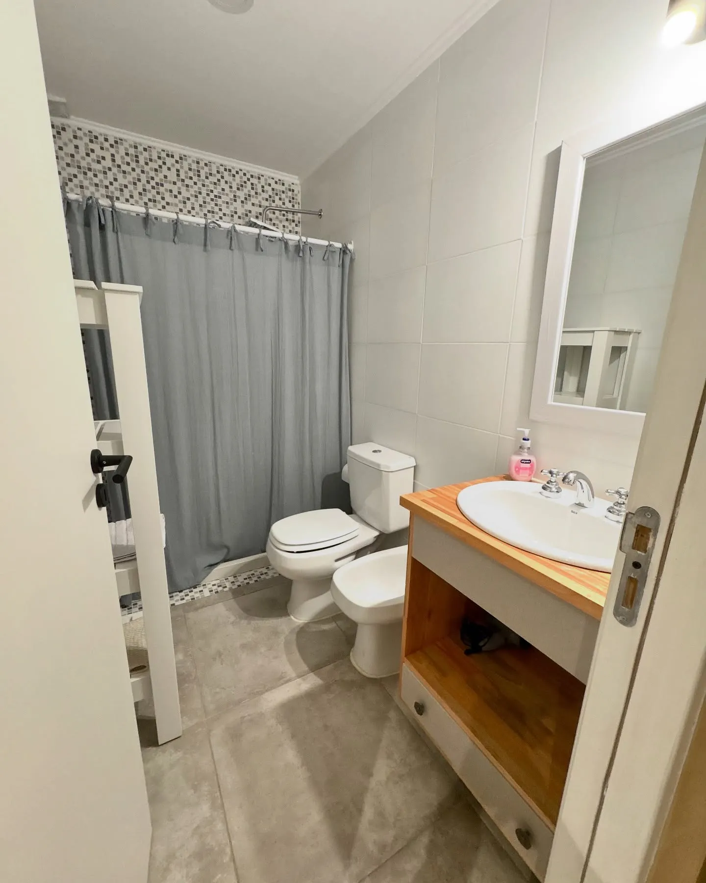 Baño privado con ducha y bidet